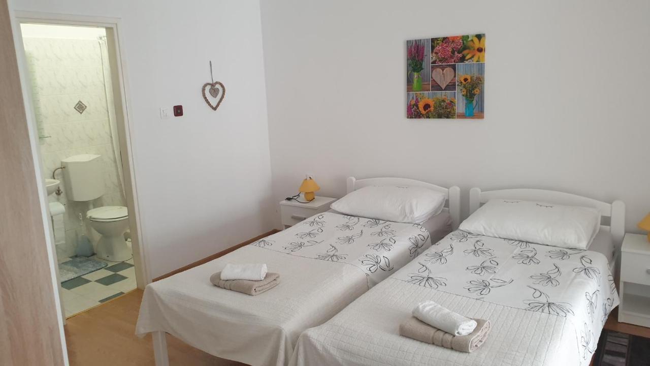 Accomodation Mirjana Rooms Poreč Exterior foto